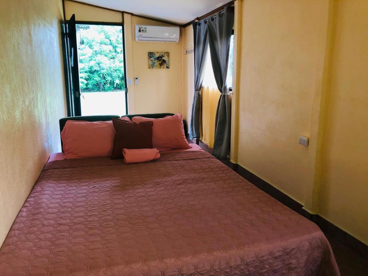 Hotel Cocodrilo Sierpe Kültér fotó